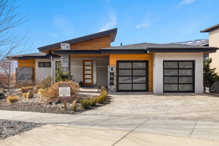 1666 Lakestone Dr, Lake Country
