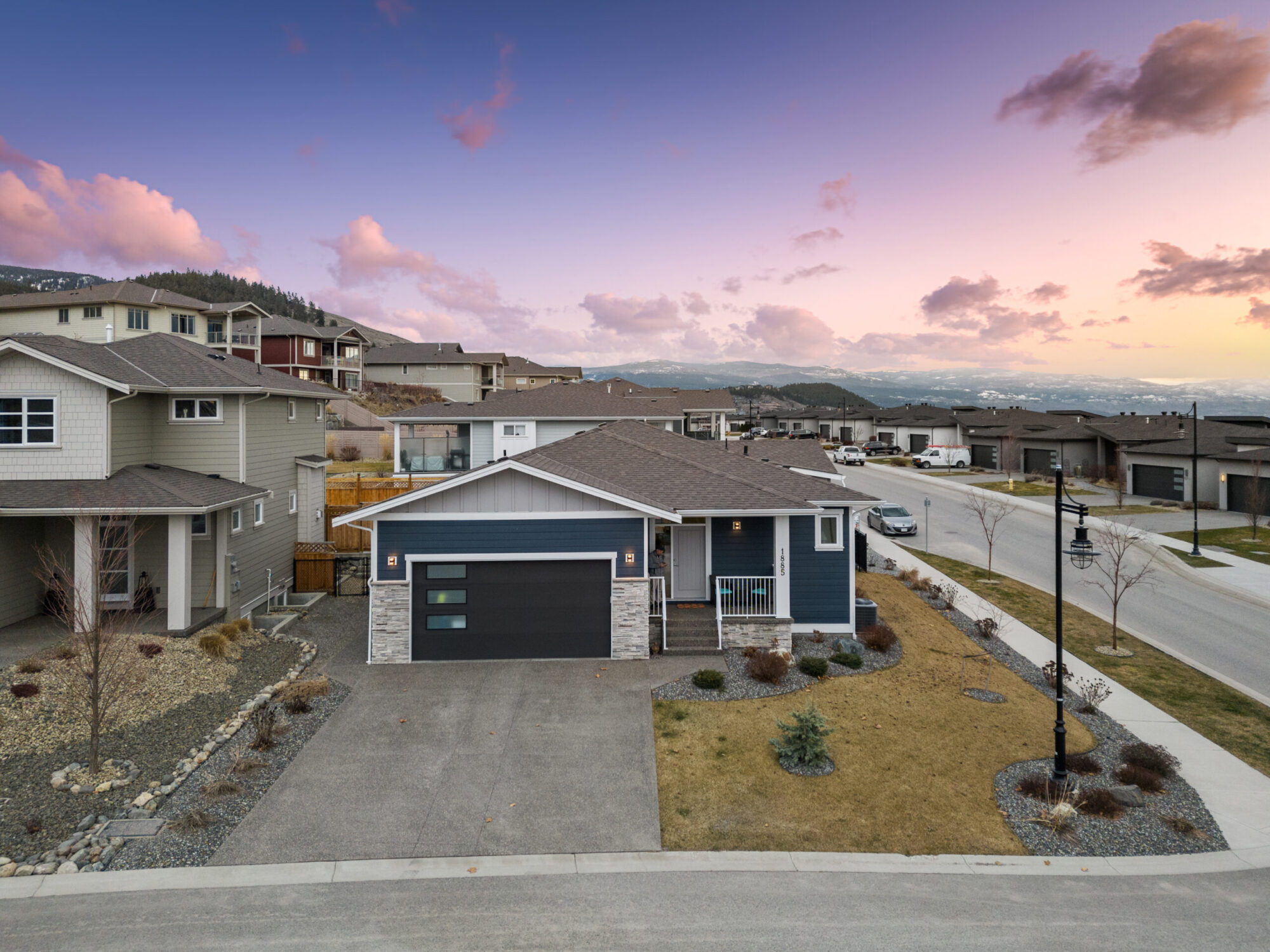 1885 Foxtail Terrace