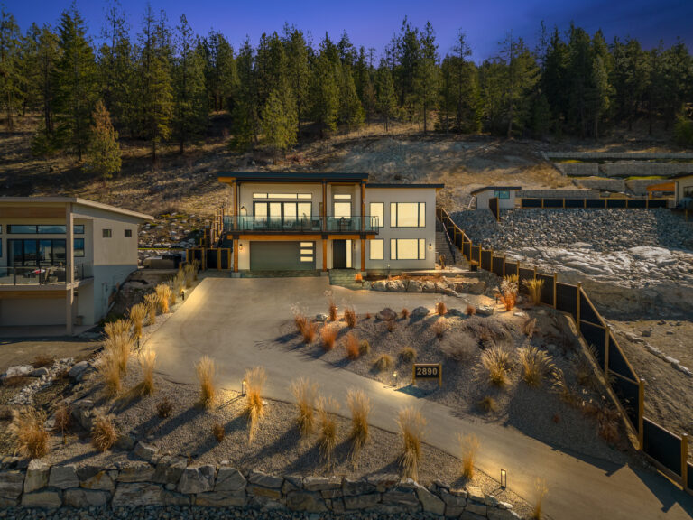 2890 Outlook Way, Naramata