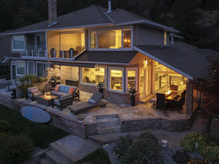 2589 Whitworth Rd, West Kelowna