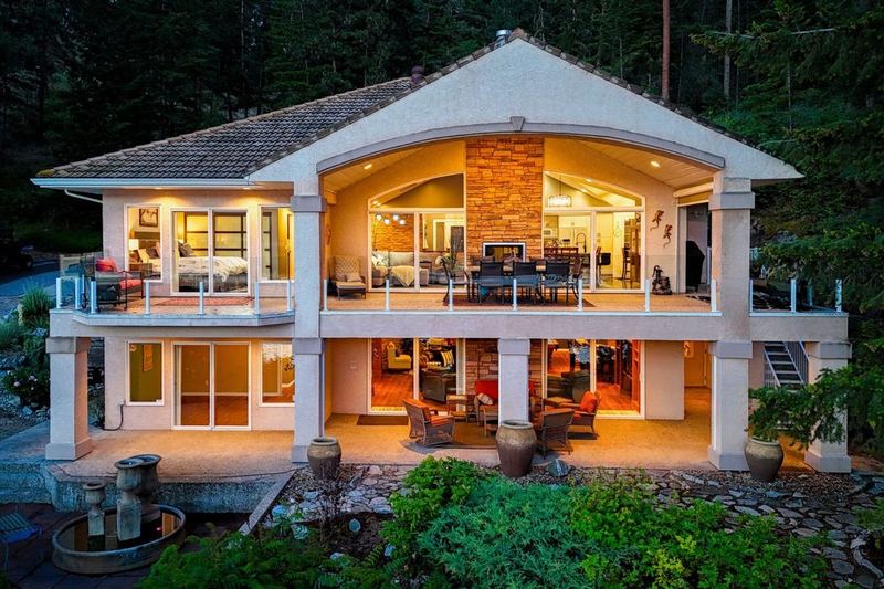 6650 Finch Rd, Lake Country